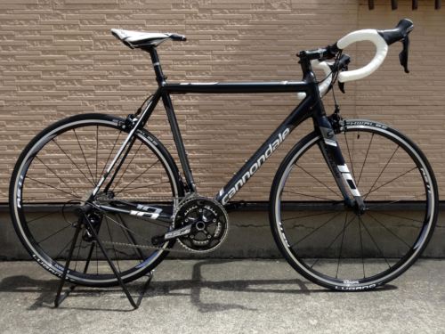 ホイールはシマノのWH-キャノンデール CANNONDALE CAAD10 105 DISC 56サイズ